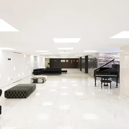 Ξενοδοχείο Vip Grand & 5*