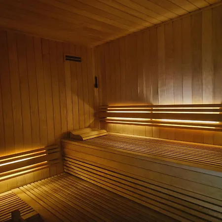 Vip Grand & Ξενοδοχείο