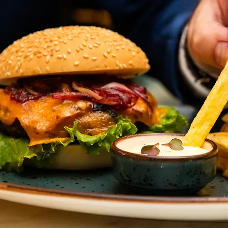 Vip Grand & Ξενοδοχείο