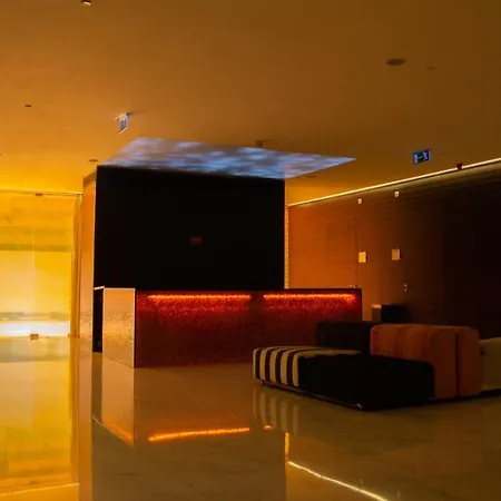 Vip Grand & Ξενοδοχείο